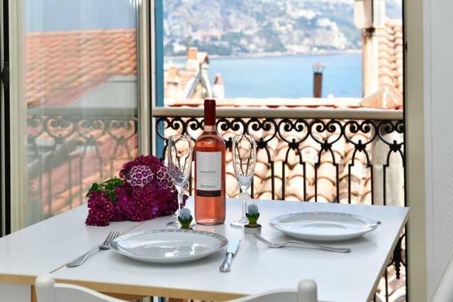 Nella Vecchia Citta Con Vista Mare Apartment Menton